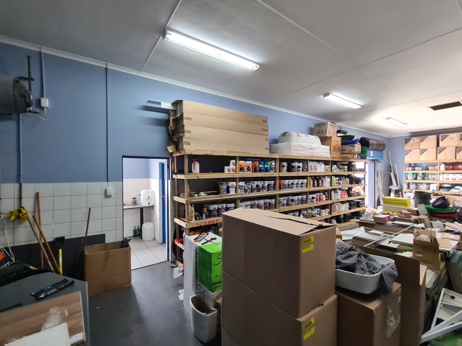 To Let commercial Property for Rent in East Bank Eastern Cape